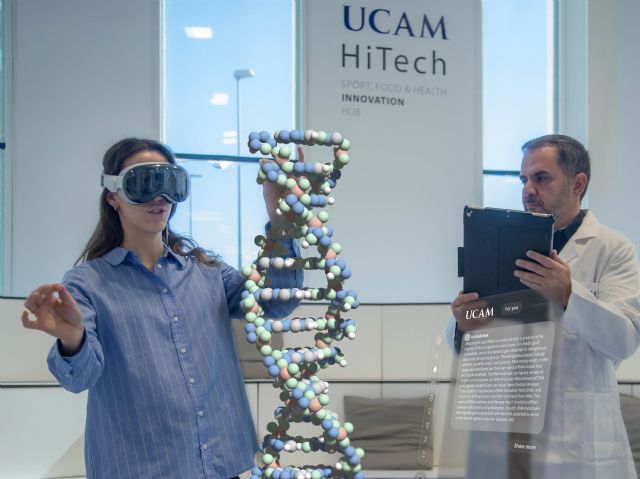 La UCAM incorpora las Vision Pro a la formación de sus estudiantes - 1, Foto 1