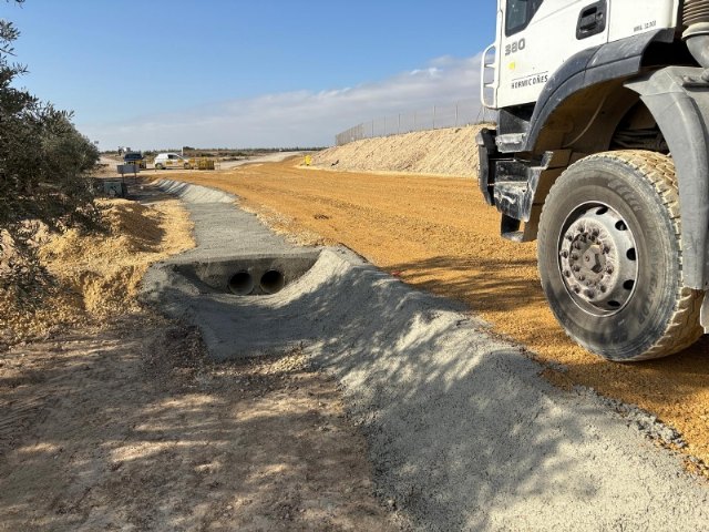 Comienzan las obras de evacuación de aguas pluviales en el Camino de Las Quebradas, en Lébor, Foto 2