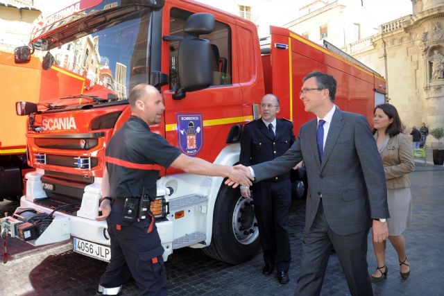 El Ayuntamiento invierte cerca de un millón de euros en reforzar el equipamiento móvil y los medios técnicos de Bomberos y Policía Local - 1, Foto 1