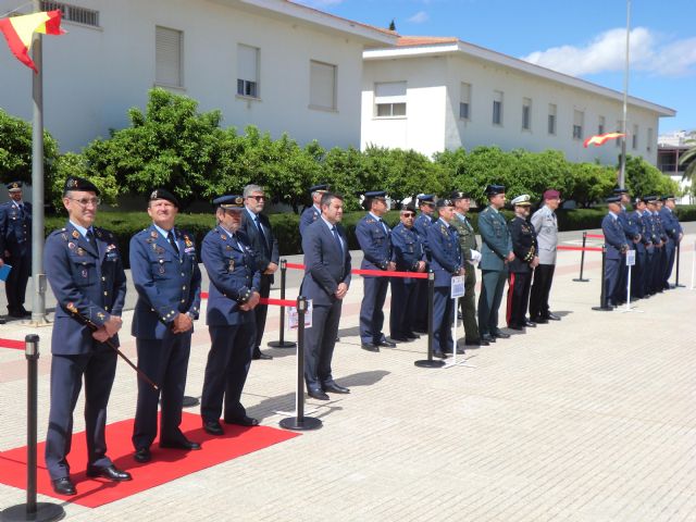 El Alcalde asiste a la clausura y entrega de trofeos del 49 Campeonato de España de Paracaidismo Militar - 1, Foto 1