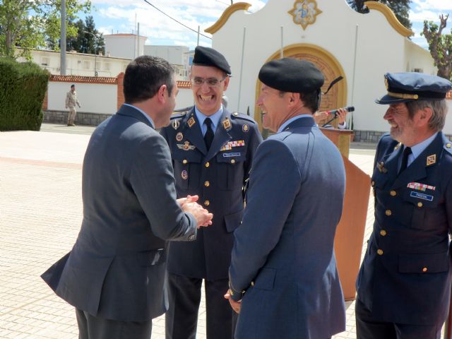 El Alcalde asiste a la clausura y entrega de trofeos del 49 Campeonato de España de Paracaidismo Militar - 4, Foto 4