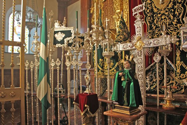 La Hermandad de la Vera-cruz es una de esas joyas clásicas, que forma parte del Tesoro de Alcalá del Río que jamás deben perderse - 2, Foto 2