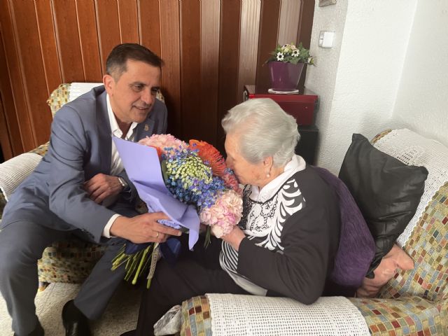 El Alcalde Serrano felicita a Concepción Lax, la ´abuela de Espinardo´, por su 108 cumpleaños - 1, Foto 1