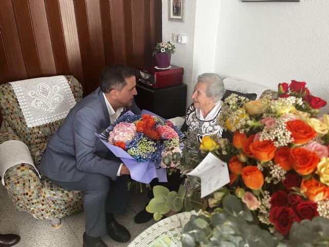 El Alcalde Serrano felicita a Concepción Lax, la ´abuela de Espinardo´, por su 108 cumpleaños - 2, Foto 2