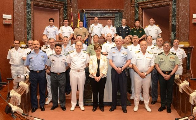 La Asamblea culmina su semana más internacional con la visita de Agregados Militares de 26 países - 1, Foto 1