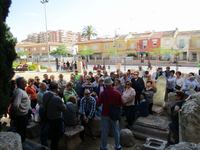 El grupo de senderismo de mayores de Servicios Sociales visita las Fuentes del Marqués y dos museos de Cartagena - 5, Foto 5