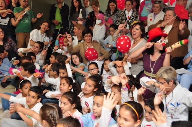 Los seis hospitales con atención pediátrica de la Región participan en la ´lluvia de besos´ para los niños ingresados - 1, Foto 1