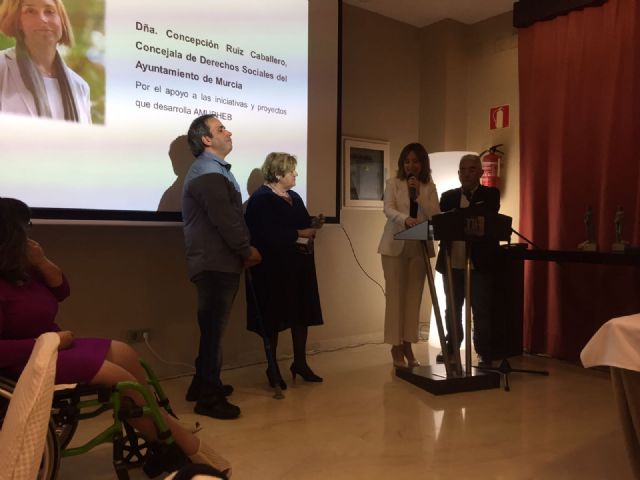 Conchita Ruiz, premiada en el VIII Certamen de Premios Institucionales de FEBHI por su apoyo a las personas con Espina Bífida - 1, Foto 1