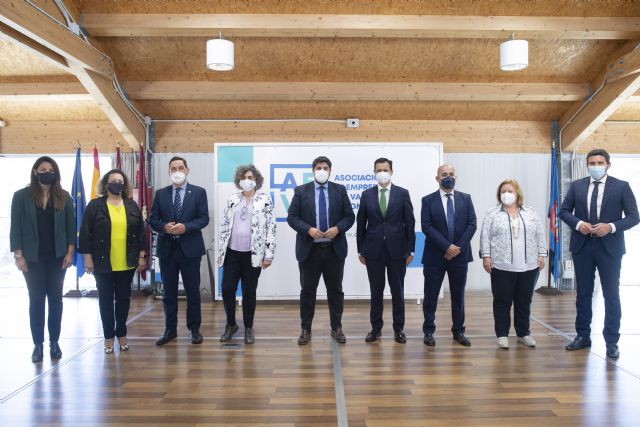 La Comunidad trabaja junto a las empresas para convertir a la Región en polo industrial energético sostenible de Europa - 1, Foto 1