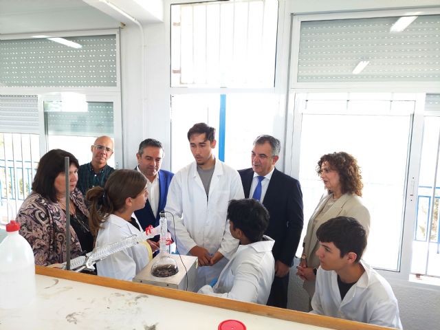 El IES Sanje de Alcantarilla recibe 17 equipos de laboratorio para los alumnos de sus ciclos formativos científicos - 3, Foto 3