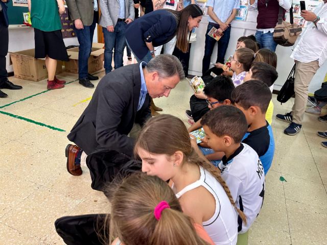 Más de 2.000 escolares del municipio aprenden el trabajo que se realiza en las granjas de la mano de un cómic - 4, Foto 4