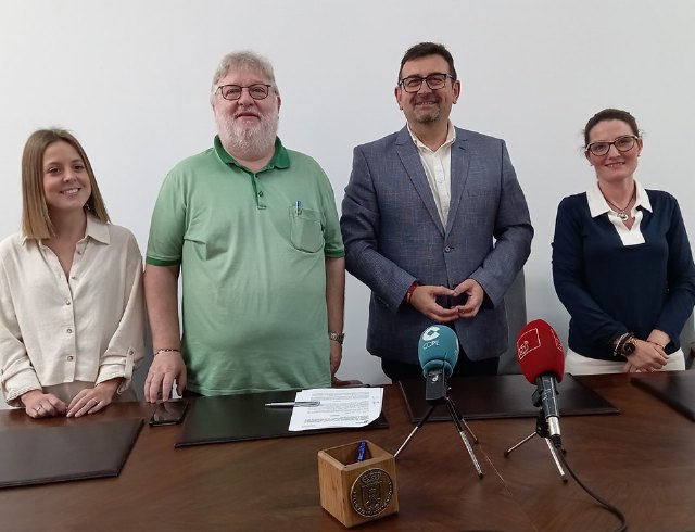 Convenio para atender a los temporeros extranjeros durante la campaña frutícola - 1, Foto 1