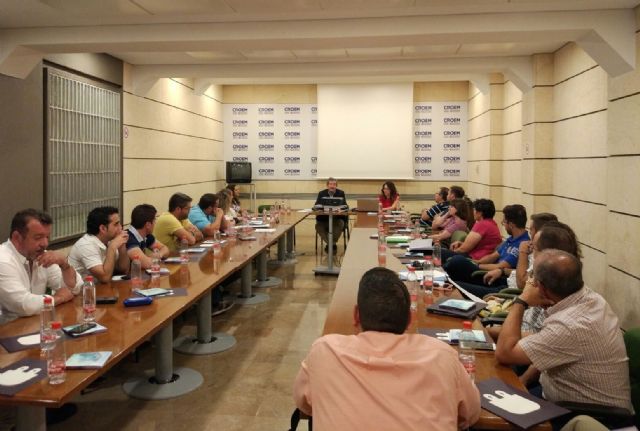 El director general de Medio Ambiente clausura las jornadas sobre la recogida de residuos de aparatos eléctricos y electrónicos - 1, Foto 1