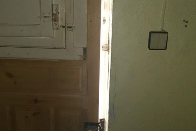 La Policía Local de Cartagena identifica a una mujer que rompió la puerta de una vivienda para acceder a su interior - 1, Foto 1