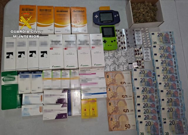 La Guardia Civil detiene a un joven  por vender marihuana y ansiolíticos a menores de edad - 1, Foto 1