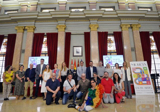 La bandera arcoíris lucirá de forma permanente en la Plaza de la Cruz Roja - 3, Foto 3