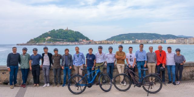 GIANT reúne a las mayores leyendas del ciclismo español para dar a conocer sus dos primeras tiendas en España - 1, Foto 1