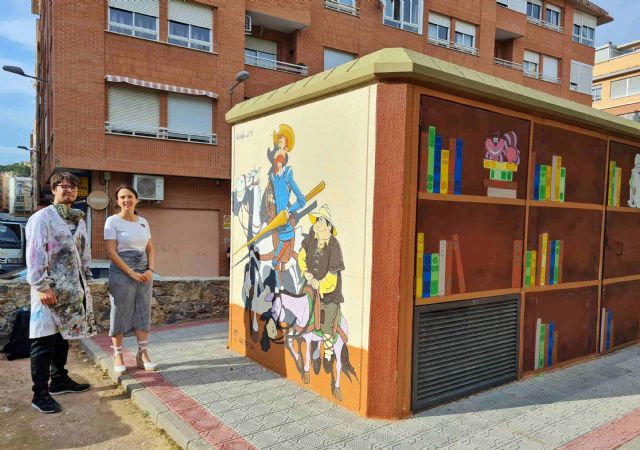 El Ayuntamiento de Caravaca, en colaboración con jóvenes artistas de la localidad, continúa decorando las casetas de los jardines públicos - 1, Foto 1