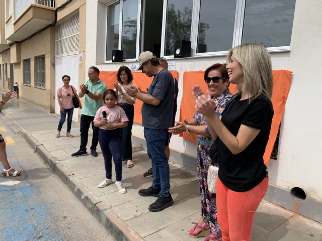 Asociación Salud Mental Águilas inaugura nueva fachada en colaboración con alumnos del CEIP Mediterráneo - 1, Foto 1