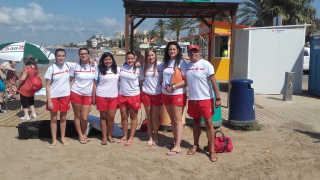 Turistas de toda España disfrutan de la accesibilidad de las playas cartageneras - 1, Foto 1