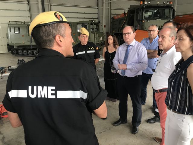 La Comunidad da a conocer su visor cartográfico para emergencias en la base de la UME en Valencia - 1, Foto 1