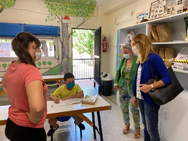 El Ayuntamiento trabaja con 48 menores del barrio Los Rosales de El Palmar en un proyecto socio educativo - 1, Foto 1