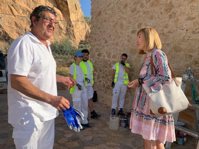 16 desempleados lorquinos realizan durante esta semana tareas de mejora en los entornos urbanos del Calvario y la Alameda Virgen de las Huertas - 2, Foto 2