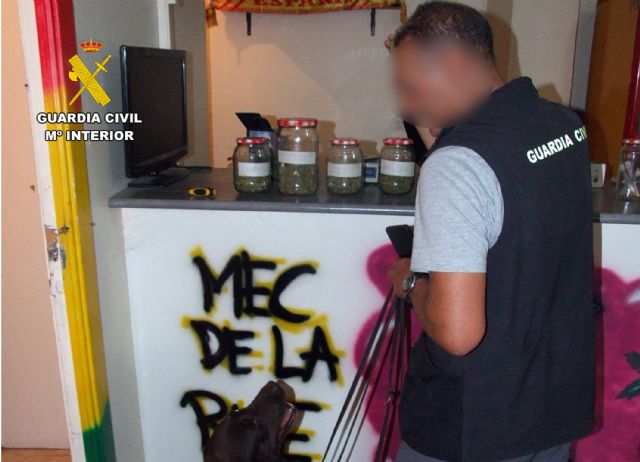 La Guardia Civil desmantela un activo punto de venta de drogas en Fuente Álamo - 1, Foto 1