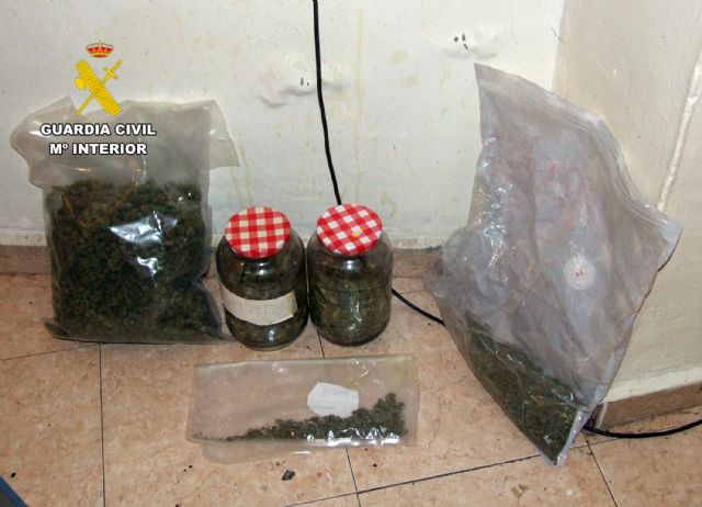 La Guardia Civil desmantela un activo punto de venta de drogas en Fuente Álamo - 2, Foto 2