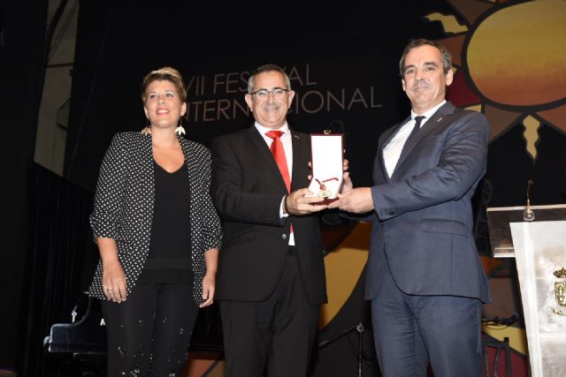 Tonadas, gaitas y música minera asturiana durante la entrega del castillete de oro al principado de Asturias - 4, Foto 4