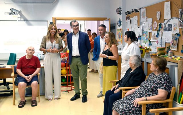 El Centro de Estancias Diurnas de Cabezo de Torres incorpora material tecnológico de última generación para terapias con los usuarios - 1, Foto 1