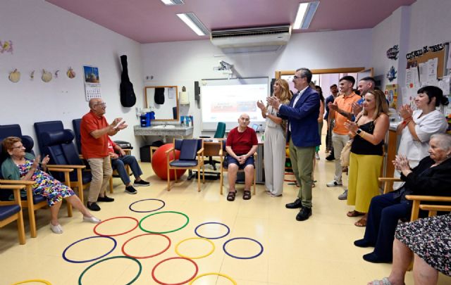 El Centro de Estancias Diurnas de Cabezo de Torres incorpora material tecnológico de última generación para terapias con los usuarios - 2, Foto 2