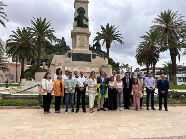 La 8° edición de la carrera 10K Puerto de Cartagena homenaje en su camiseta el centenario del monumento de Héroes de Cavite - 2, Foto 2