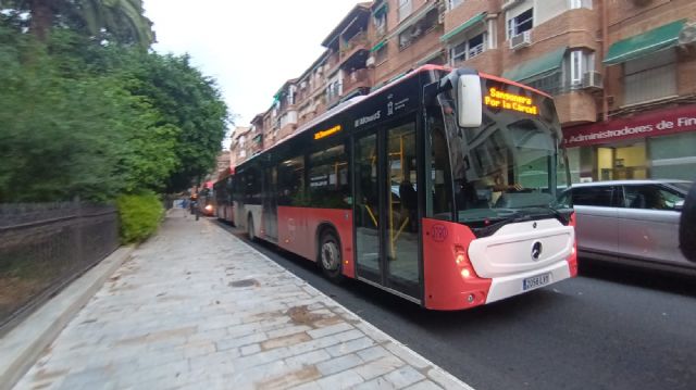 Fructuoso: La falta de planificación y la improvisación de Ballesta han colapsado el transporte público y privado en la ciudad - 1, Foto 1