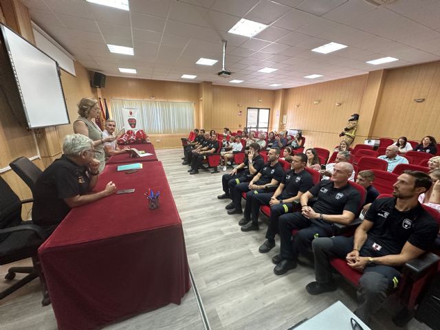 Toma de posesión de nueve cabos bomberos del Consorcio de Extinción de Incendios y Salvamento de la Región - 2, Foto 2