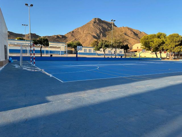 MC fuerza al Gobierno local a reabrir la pista deportiva del colegio de Isla Plana MC fuerza al Gobierno local a reabrir la pista deportiva del colegio de Isla Plana