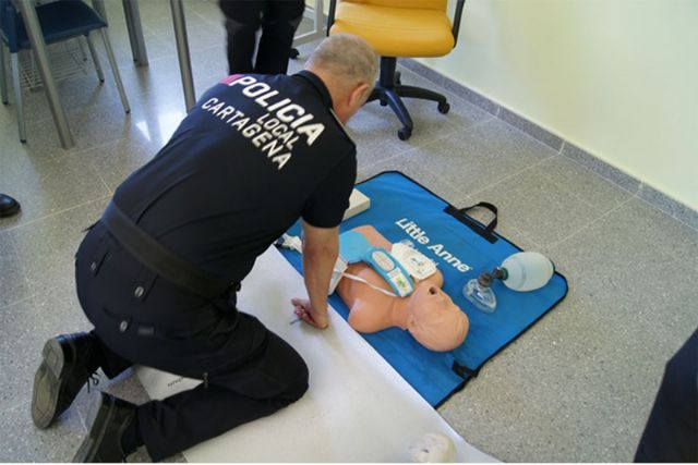 La ESPAC celebra un curso de renovación del título para el uso del desfibrilador externo semiautomático - 1, Foto 1