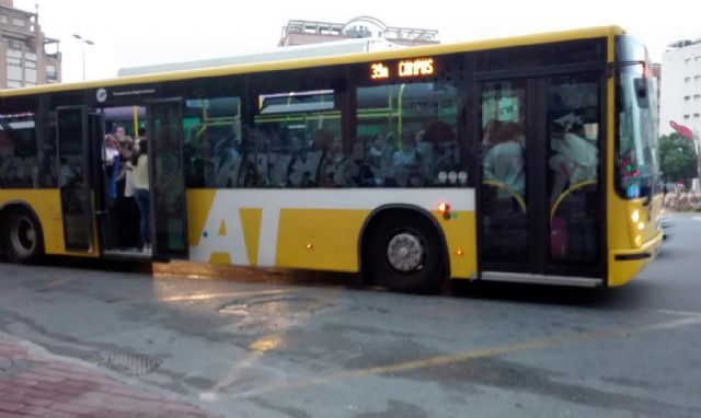 Cs denuncia el hacinamiento de viajeros en la línea 39 hacia la Universidad y la falta de valentía de José Ballesta con el transporte público - 1, Foto 1