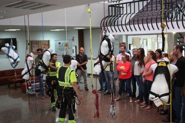 Un seminario de la Comunidad enseña a prevenir en los trabajos las caídas en altura - 1, Foto 1