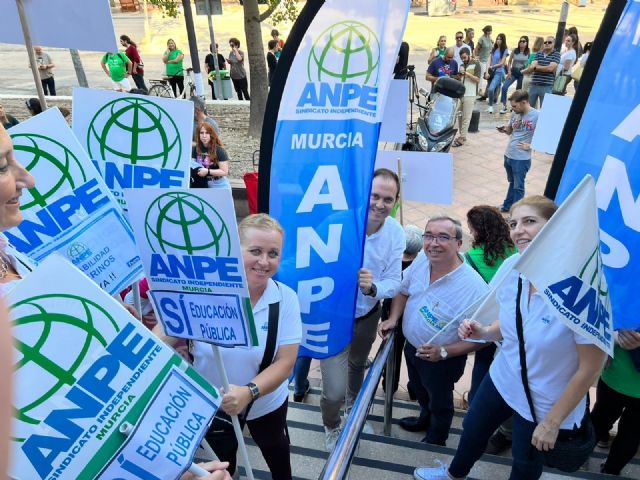 ANPE vuelve a concentrarse ante la consejería de Educación - 1, Foto 1