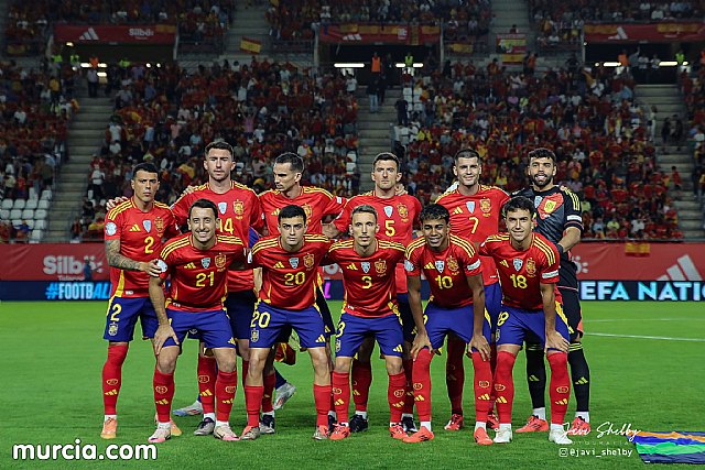 Murcia se viste de rojo para arrebatarle el liderato de grupo a Dinamarca - 1, Foto 1