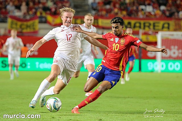 Murcia se viste de rojo para arrebatarle el liderato de grupo a Dinamarca - 2, Foto 2