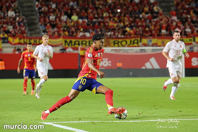 Murcia se viste de rojo para arrebatarle el liderato de grupo a Dinamarca - 4, Foto 4