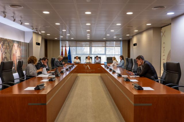 López Miras comparecerá el 21 de octubre para responder a las preguntas de los portavoces parlamentarios López Miras comparecerá el 21 de octubre para responder a las preguntas de los portavoces parlamentarios