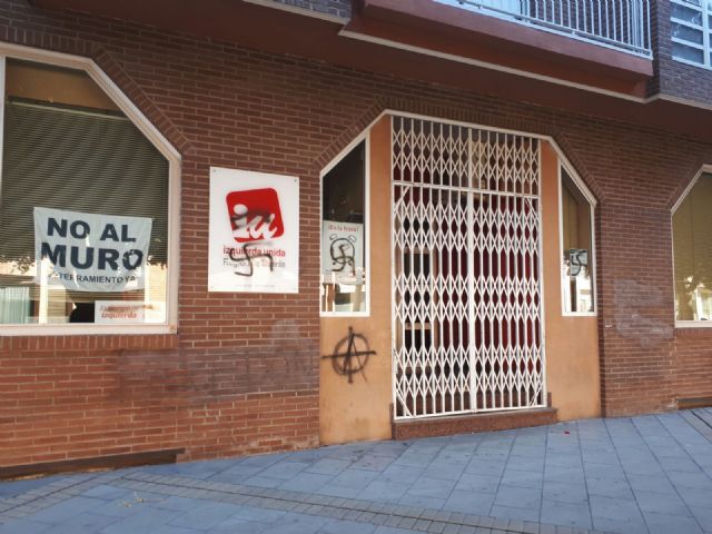 Izquierda Unida Región de Murcia denuncia nuevas pintadas nazis en su sede - 2, Foto 2