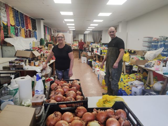 Proexport y Junta Local Fallera de Algemesí  establecen un punto de distribución para apoyar a afectados por la DANA en Valencia - 2, Foto 2