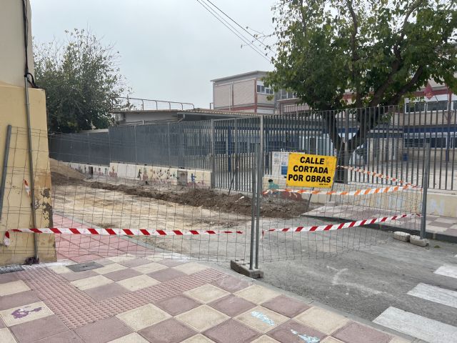 Comienzan las obras de remodelación del tramo peatonal de la calle Infante Don Fadrique y la plaza del Centro de Especialidades - 2, Foto 2