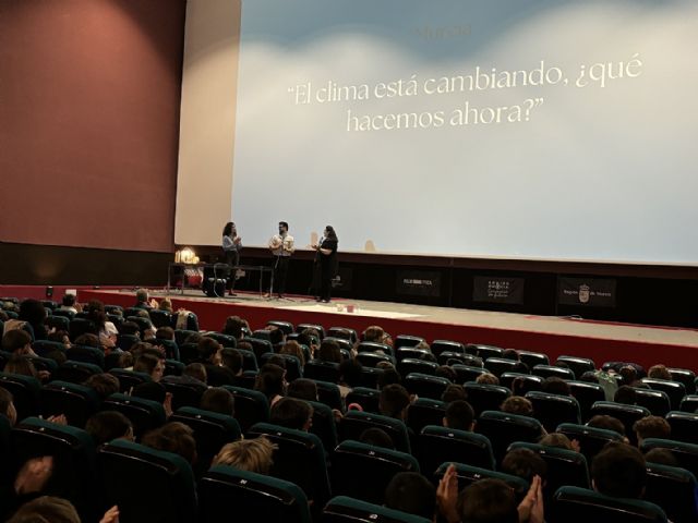 La Comunidad conciencia del cambio climático a más de 320 alumnos de Primaria a través de una charla del meteorólogo Martín Barreiro - 1, Foto 1