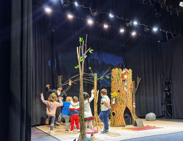 Más de 180 escolares de Blanca asisten a la primera obra teatral del proyecto nacional 'Audaces' para promocionar las artes escénicas en la infancia y la juventud - 1, Foto 1