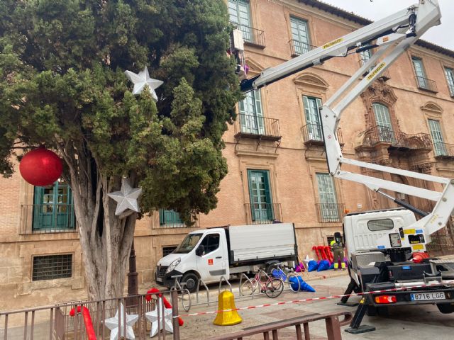 Murcia recupera el tradicional árbol de navidad de la Glorieta - 3, Foto 3